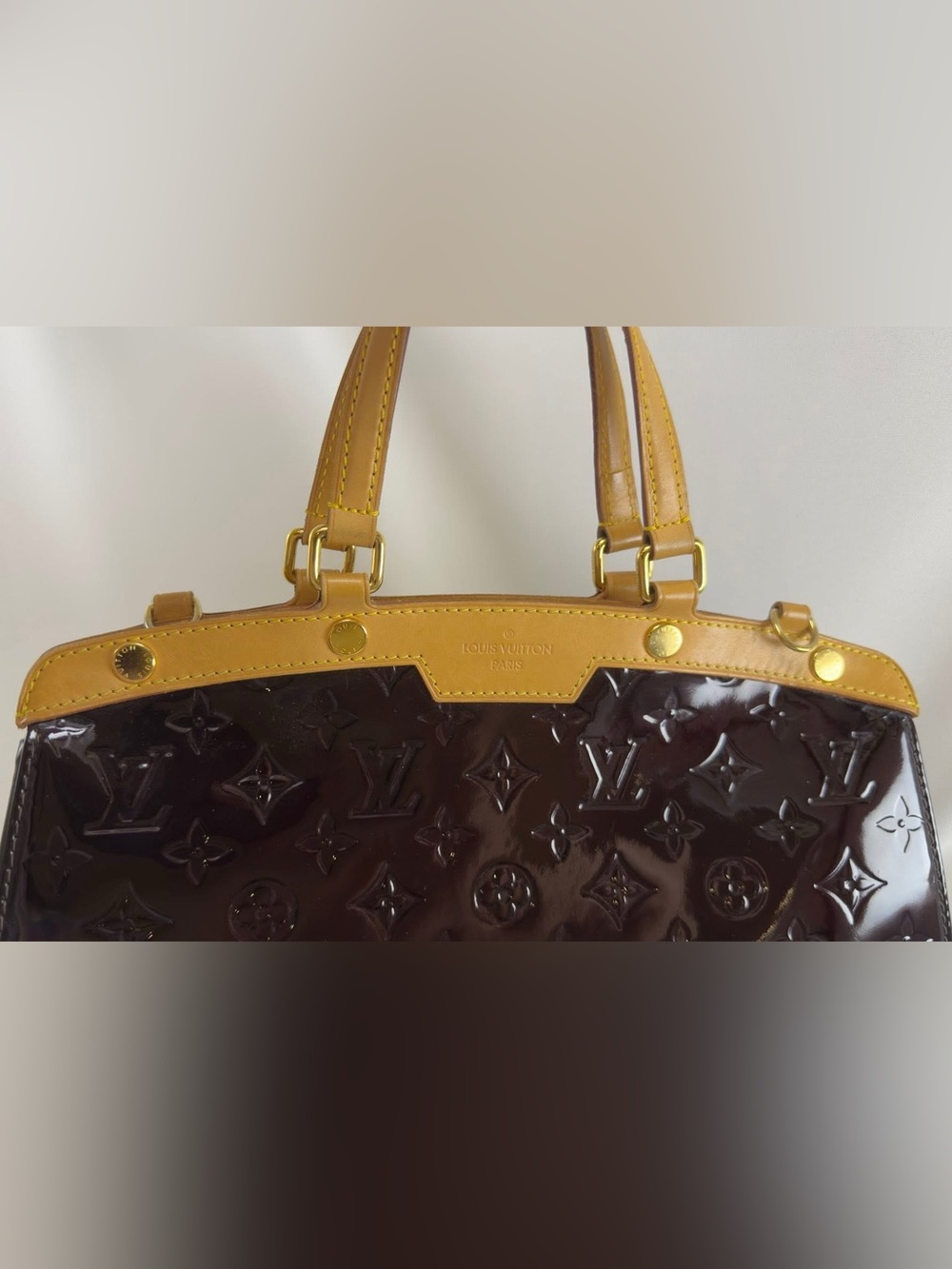 Louis Vuitton Handbag / Louis Vuitton Glossy Bag / Louis Vuitton Patent Bag - Picture 11 of 16